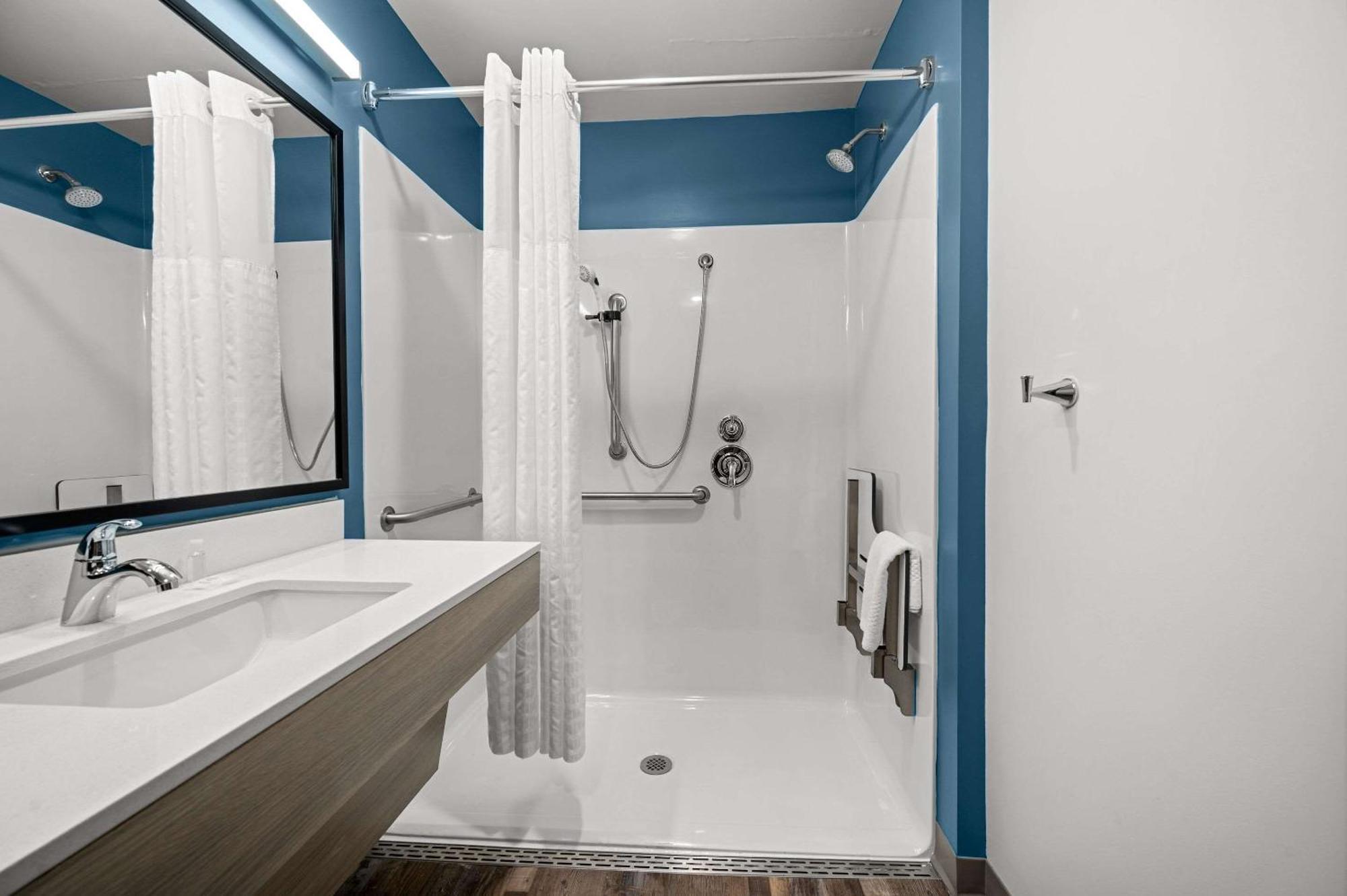 Woodspring Suites Dearborn Detroit Zewnętrze zdjęcie