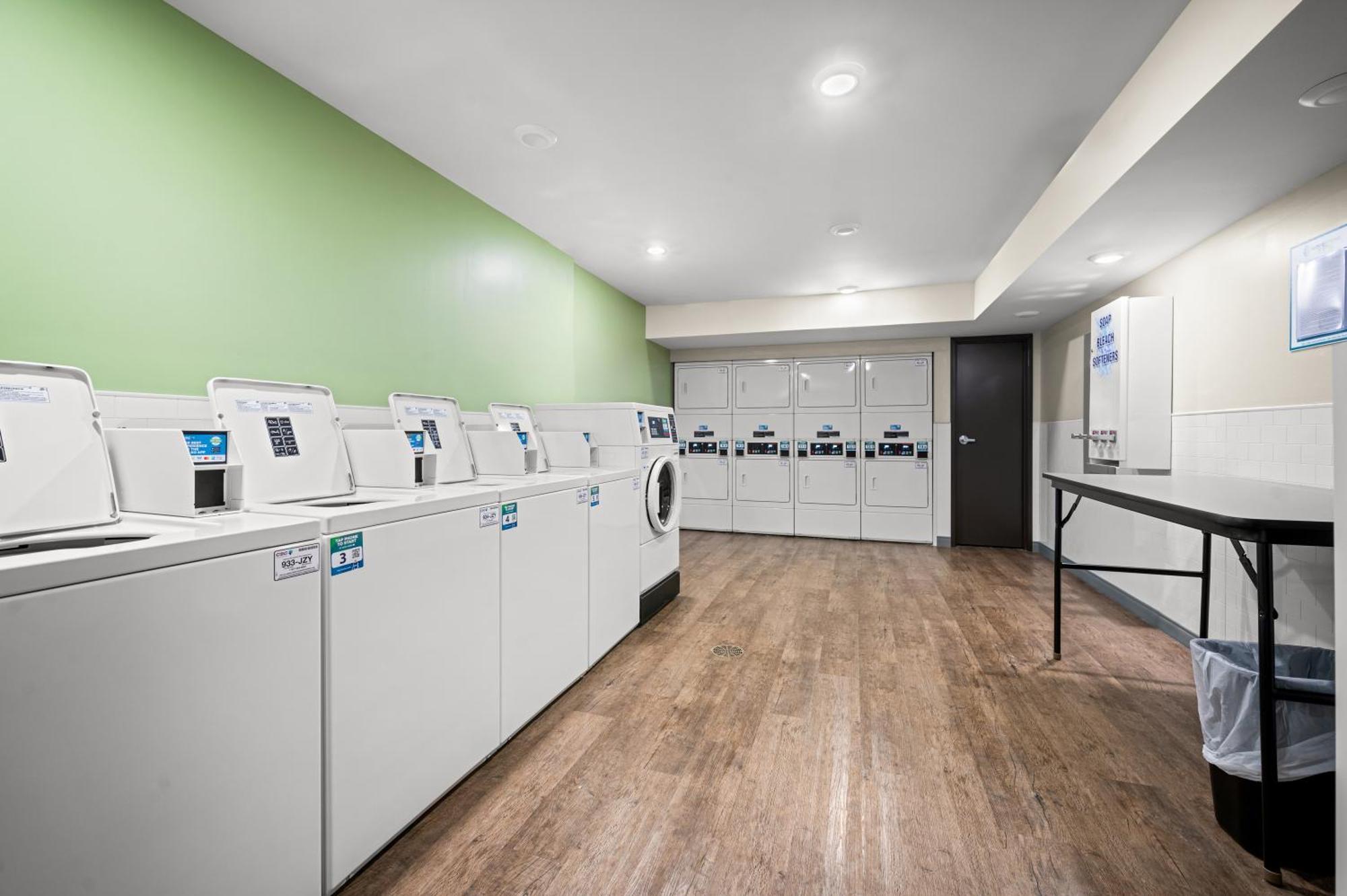 Woodspring Suites Dearborn Detroit Zewnętrze zdjęcie